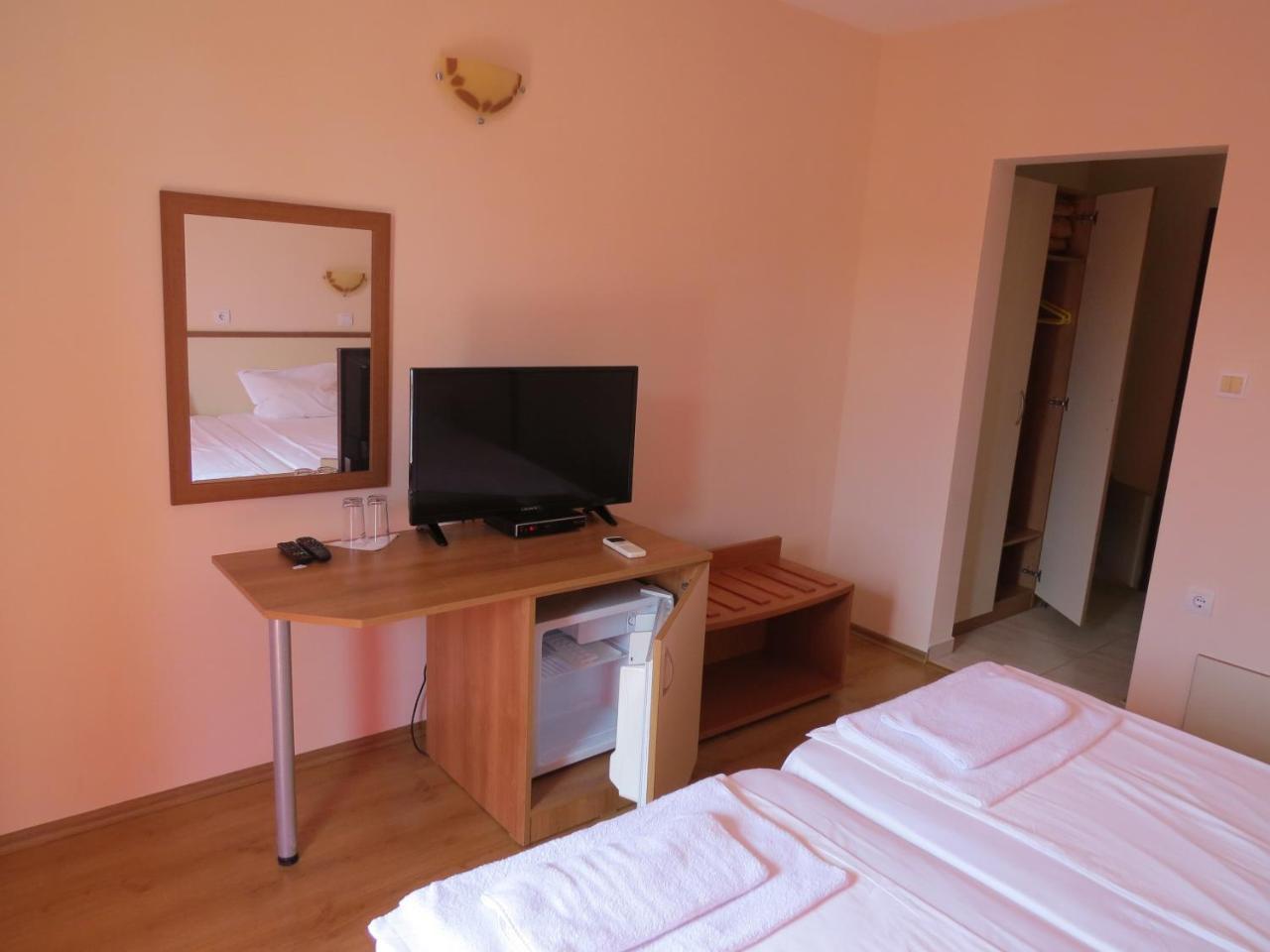 Family Hotel Dayana Beach Sinemoretz Exterior photo